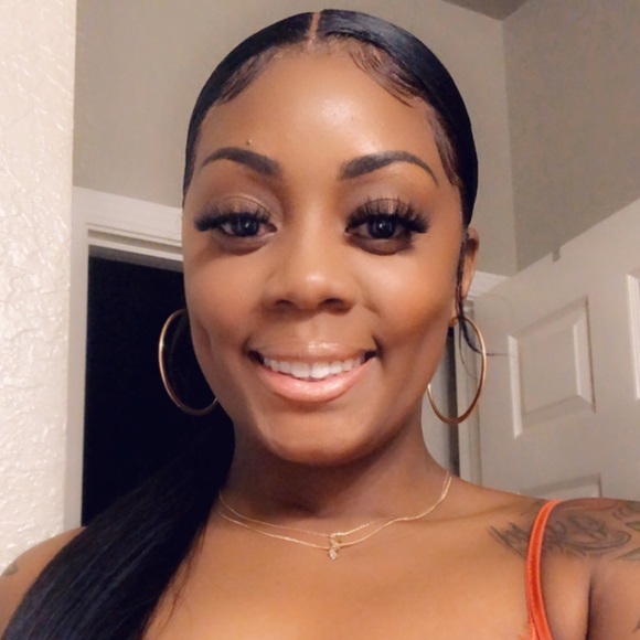 Meet your Posher, Shakera - Picture 1 of 1